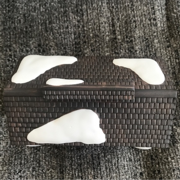 Dept 56 Red Covered Bridge Heritage Village Collection - Picture 6 of 9